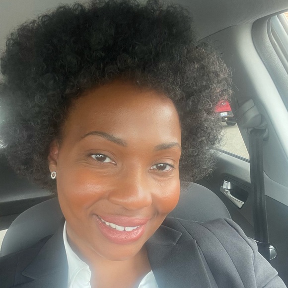 Meet your Posher, Kiauna - Picture 3 of 5